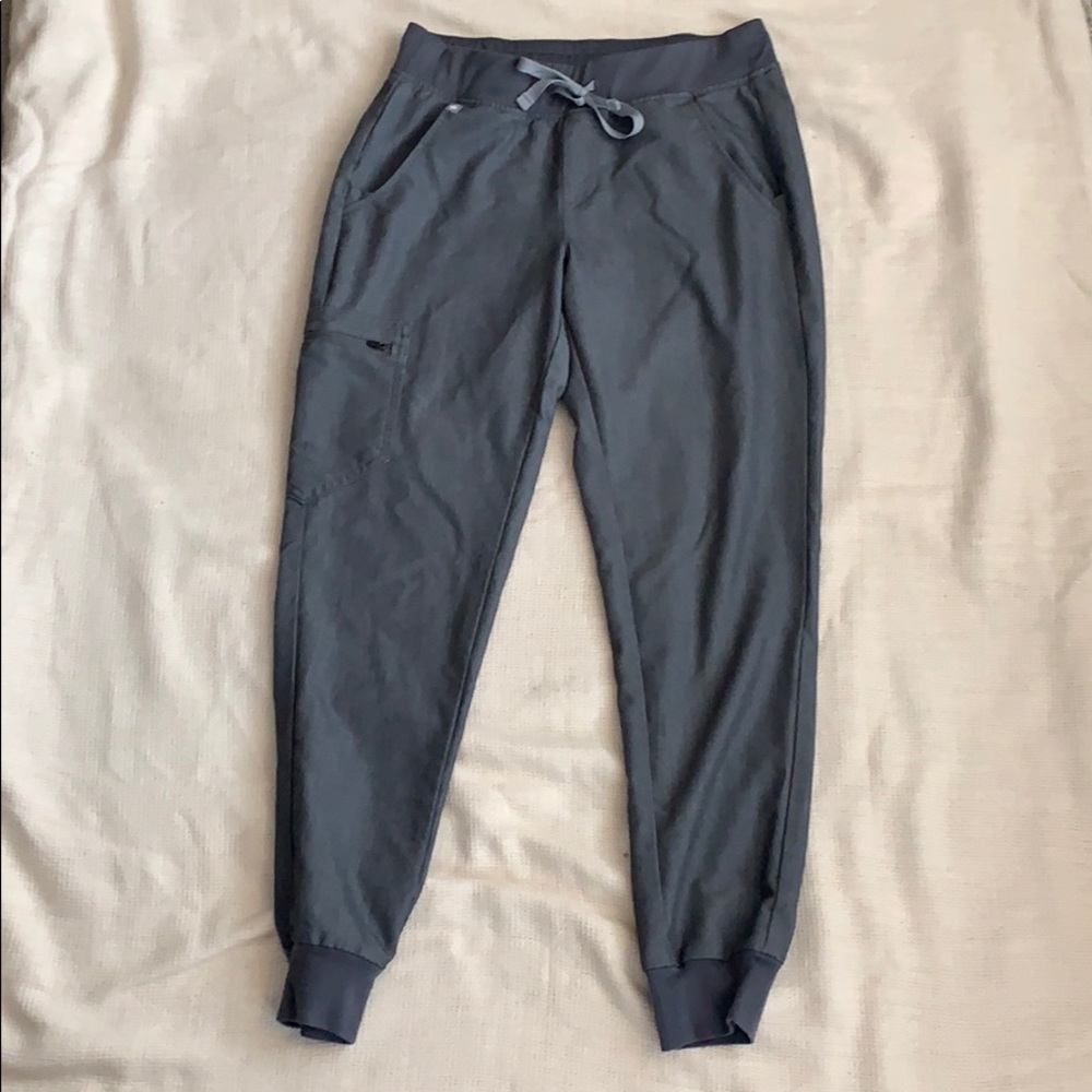 FIGS women’s Zamora joggers in graphite